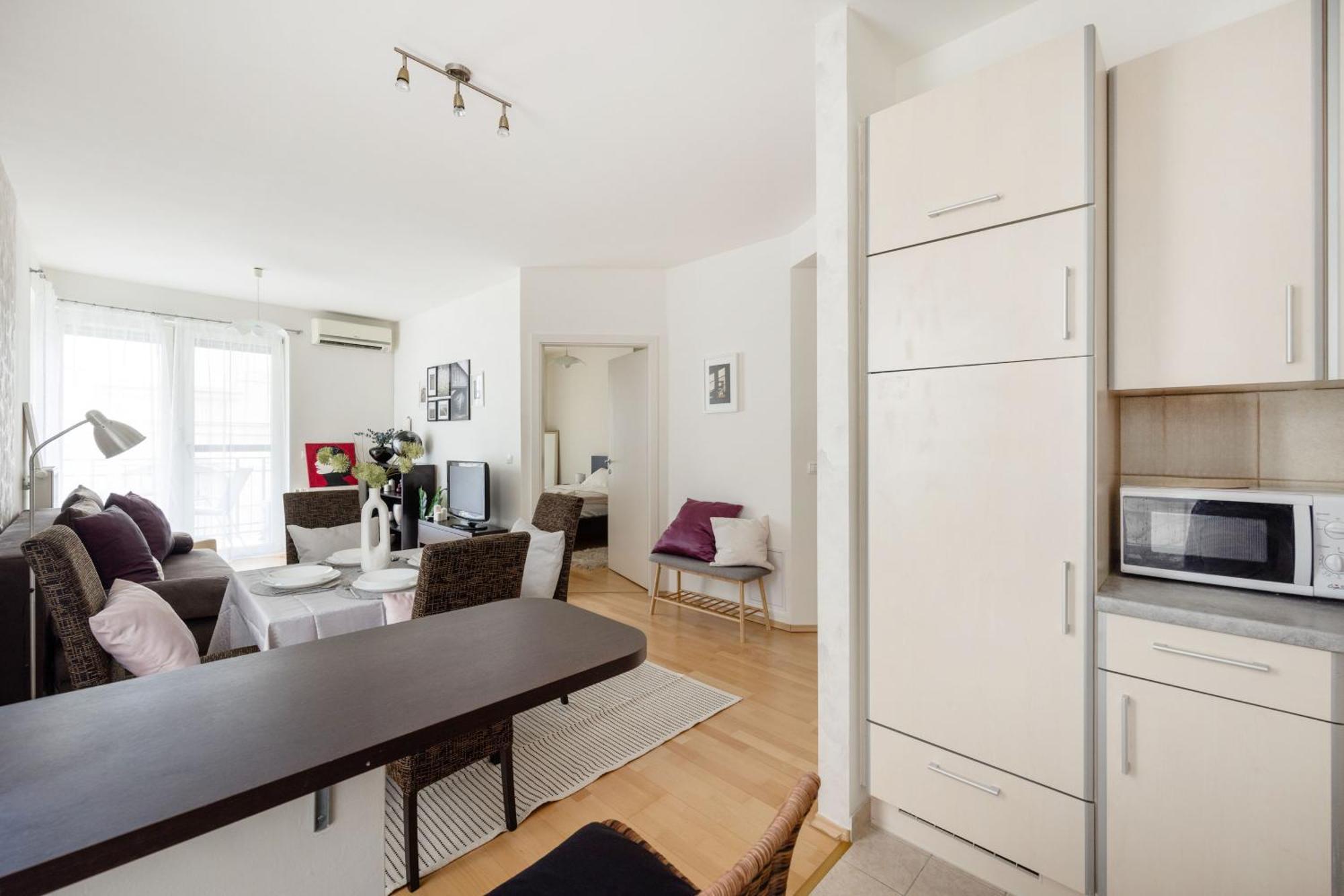 Bright And With Balcony Appartement Budapest