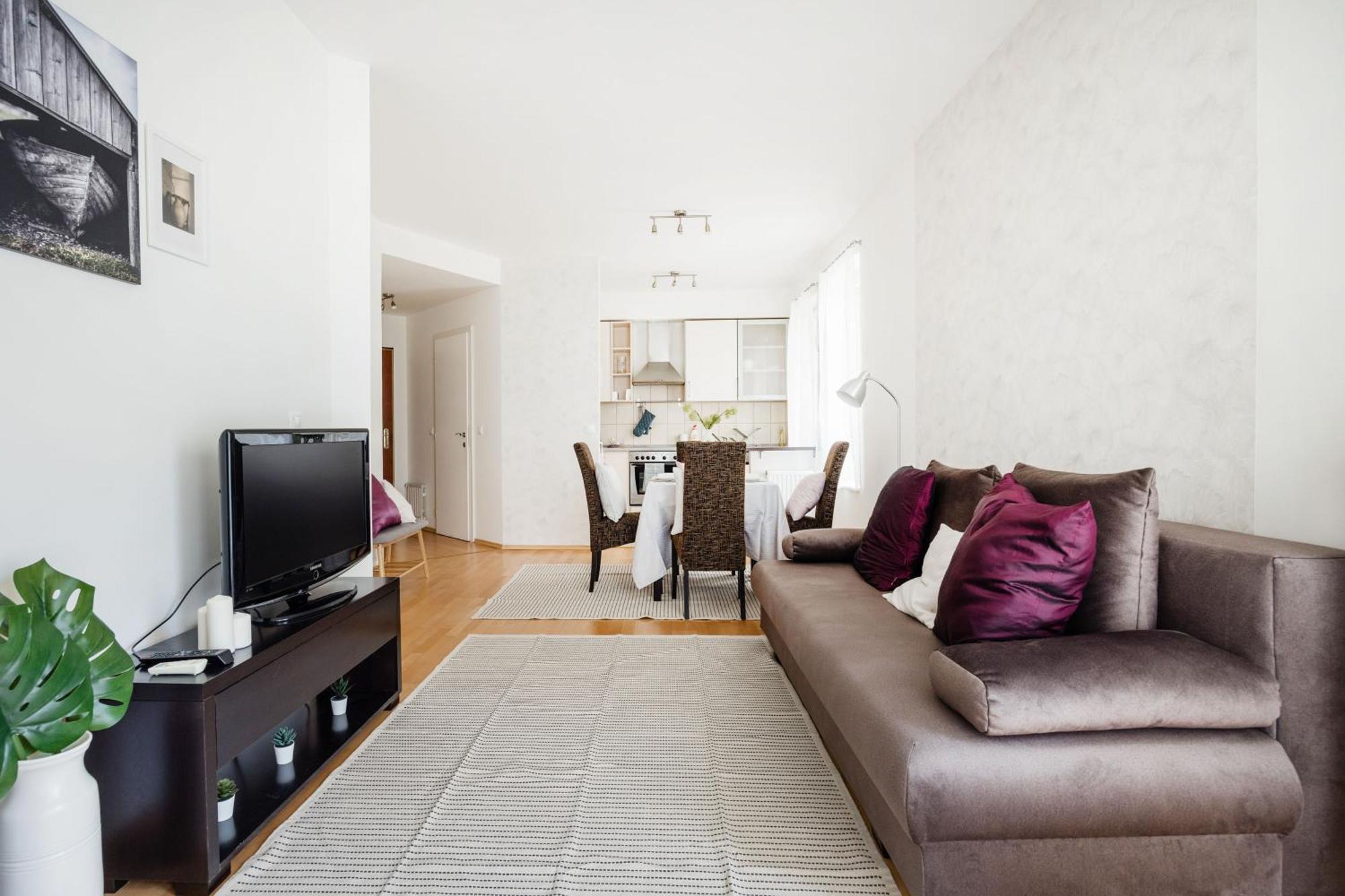Bright And With Balcony Appartement *